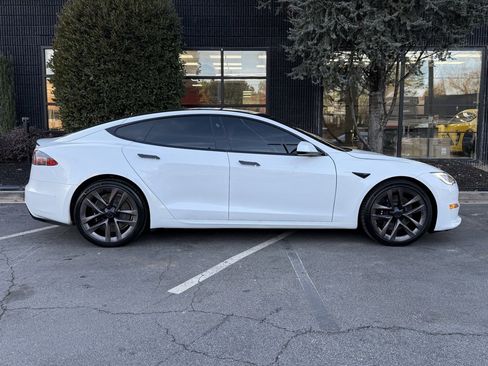 Used 2021 Tesla Model S Plaid image 17