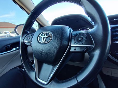 Used 2018 Toyota Camry XLE image 30