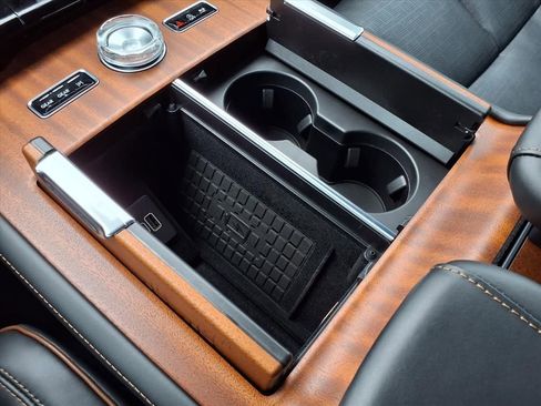 New 2025 Lincoln Navigator Black Label AWD/4WD image 12