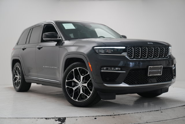 Used 2023 Jeep Grand Cherokee Summit AWD/4WD image 27