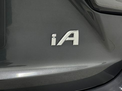 Used 2018 Toyota Yaris iA FWD image 11