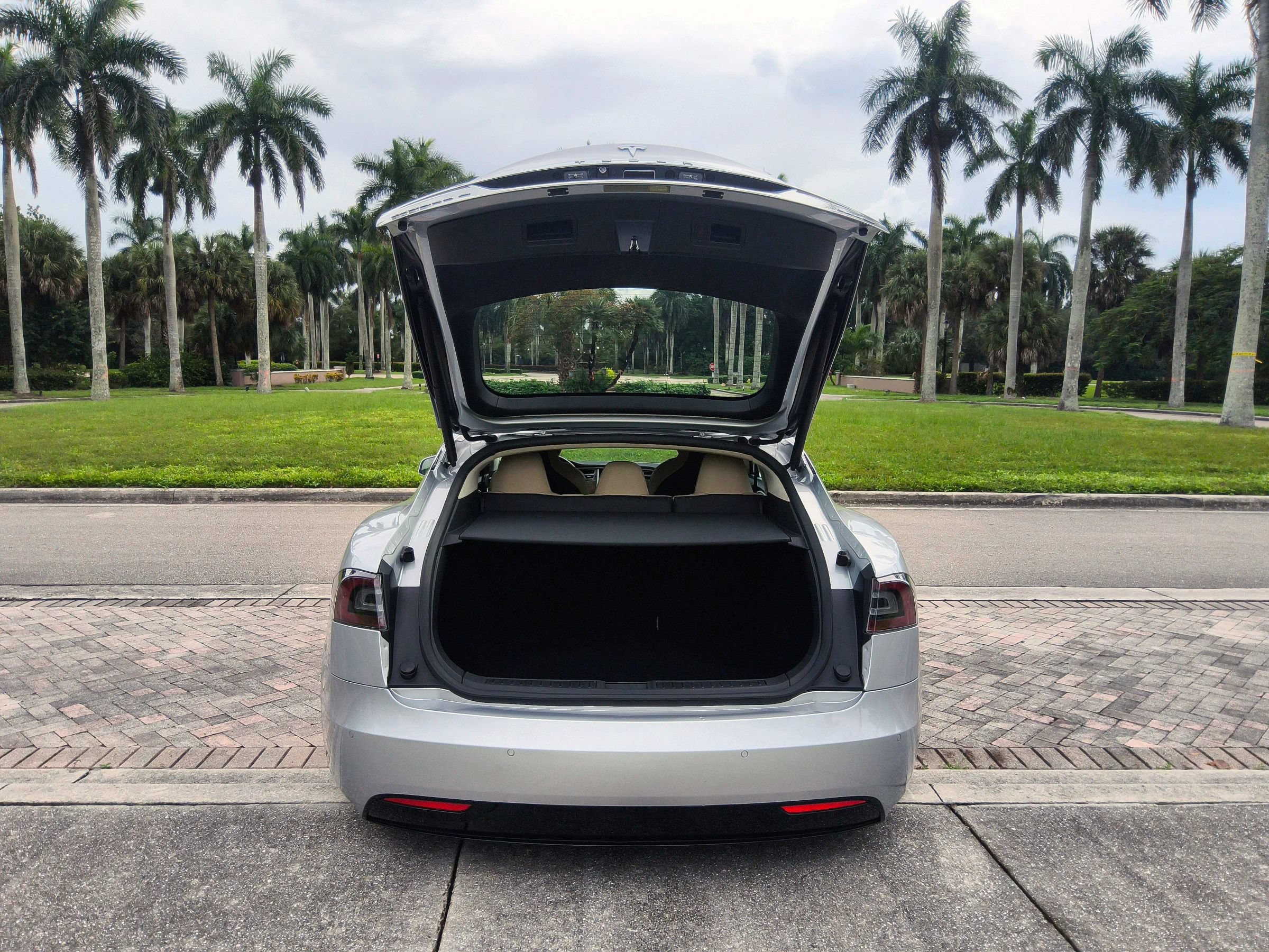 Used 2017 Tesla Model S 100D AWD/4WD image 44
