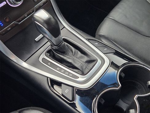 Used 2018 Ford Edge Titanium w/ Equipment Group 302A image 15