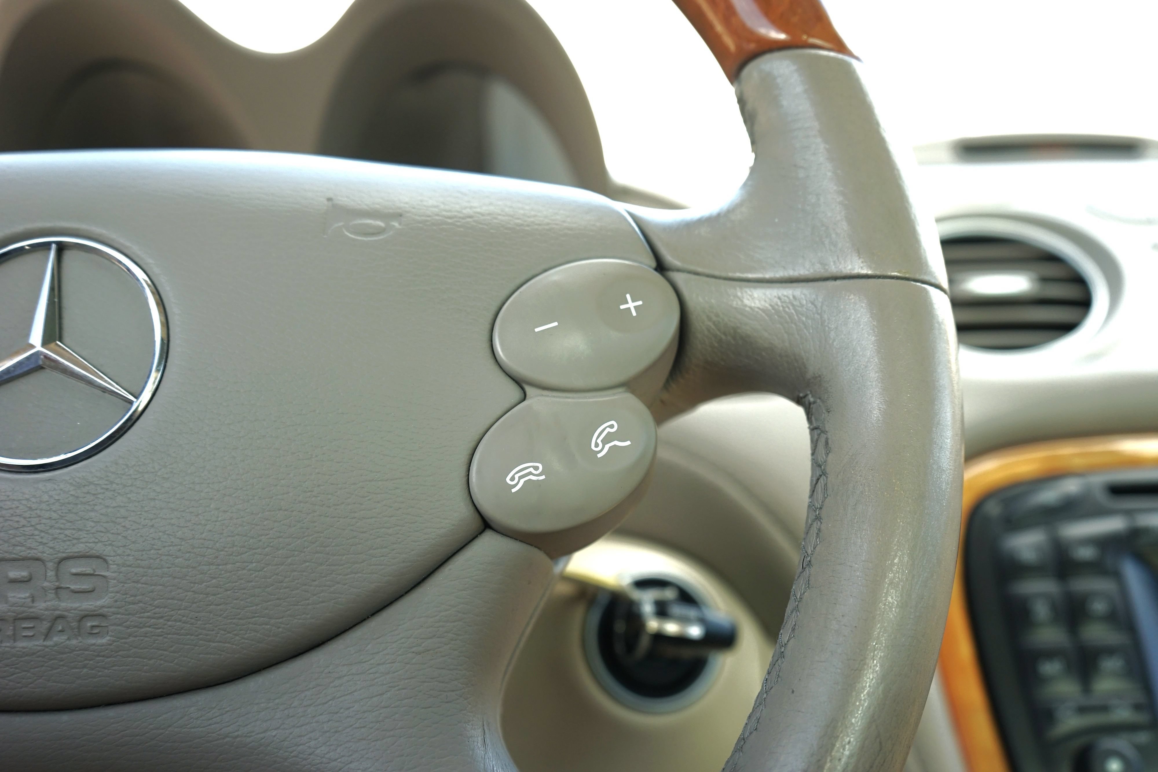 Used 2004 Mercedes-Benz SL 500 image 19