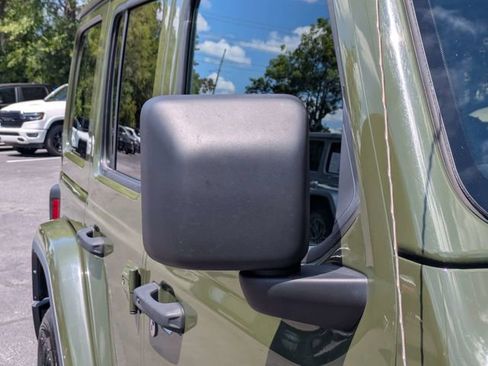Used 2021 Jeep Wrangler Unlimited Sahara AWD/4WD image 13