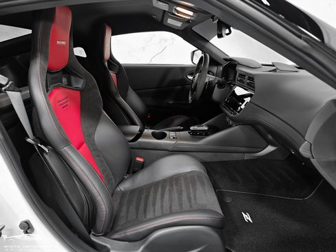 Used 2024 Nissan Z NISMO w/ Floor Mat Package RWD image 3