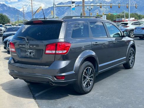 Used 2018 Dodge Journey SXT w/ Connectivity Group FWD image 4