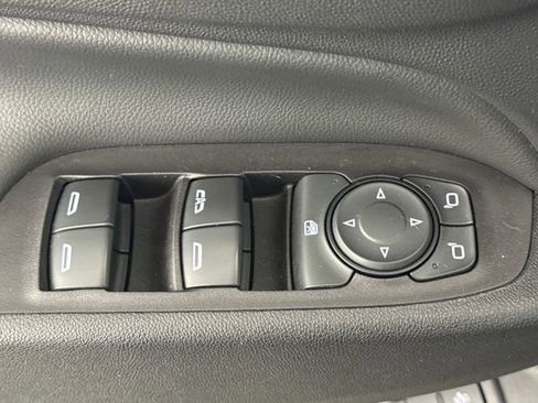 Used 2020 Chevrolet Equinox Premier image 22