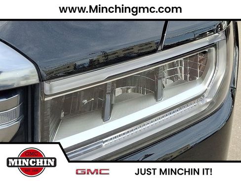 Used 2023 GMC Acadia AT4 w/ Technology Package AWD/4WD image 9