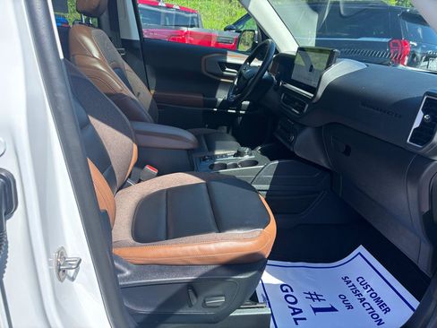 Used 2025 Ford Bronco Sport Outer Banks w/ Outer Banks Tech Package+ AWD/4WD image 14