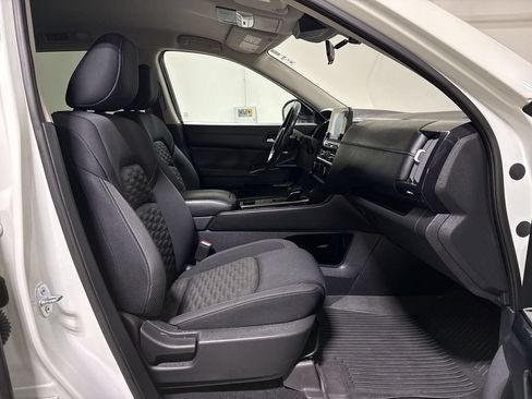 Used 2022 Nissan Pathfinder SV AWD/4WD image 21