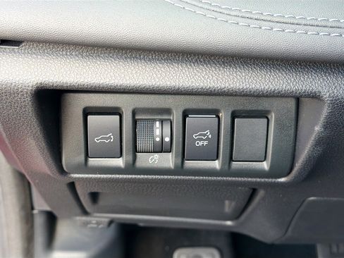 Used 2020 Subaru Outback Limited image 32