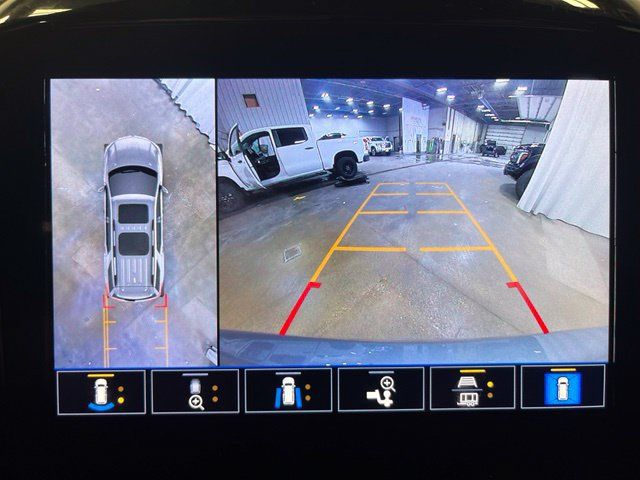 Used 2023 Chevrolet Traverse High Country AWD/4WD image 23