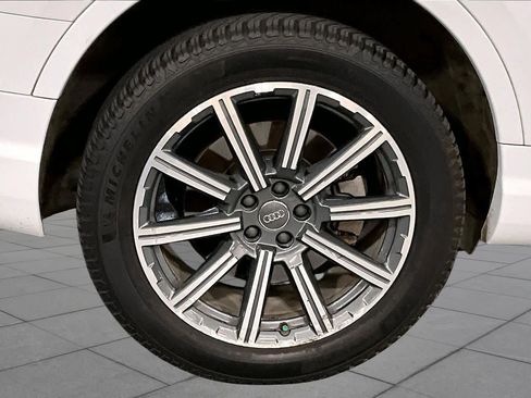 Used 2018 Audi Q7 3.0T Premium Plus w/ Premium Plus Package image 10