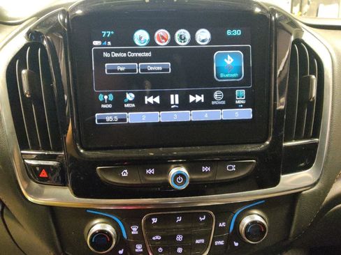Used 2019 Chevrolet Traverse LT FWD image 25