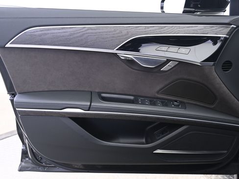 Used 2023 Audi A8 L 3.0T image 26