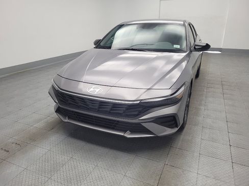 Used 2025 Hyundai Elantra Sport FWD image 15