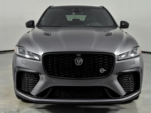 Used 2023 Jaguar F-PACE SVR AWD/4WD image 5