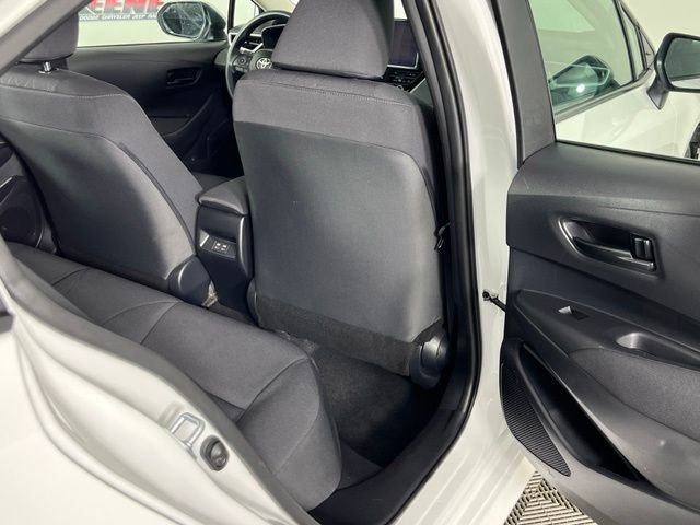 Used 2025 Toyota Corolla LE FWD image 25
