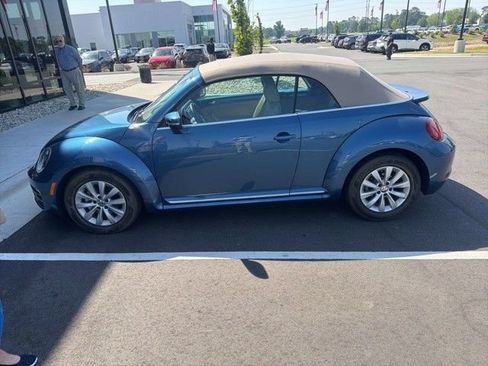Used 2019 Volkswagen Beetle 2.0T FWD image 5