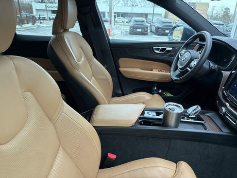 Used 2022 Volvo XC60 B6 Inscription w/ Advanced Package image 6