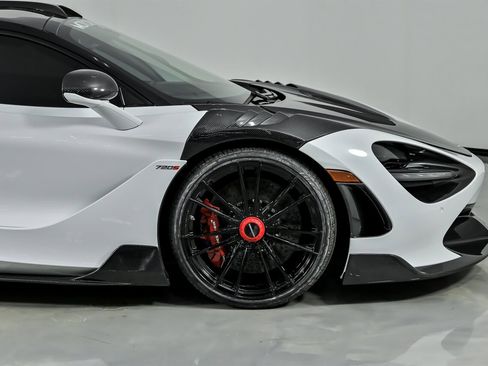 Used 2018 McLaren 720S Performance RWD image 17