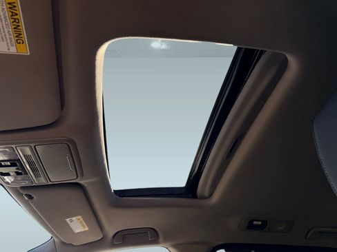 Used 2024 Honda Odyssey EX-L image 11