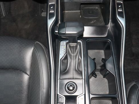 Used 2024 Kia Sorento S image 19