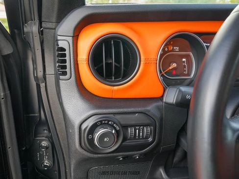 Used 2021 Jeep Wrangler Unlimited Sport AWD/4WD image 38