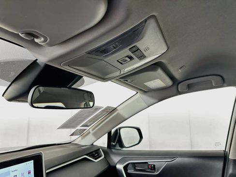 Certified 2025 Toyota RAV4 LE FWD image 18