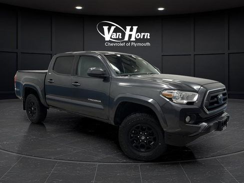 Used 2020 Toyota Tacoma SR5 image 1