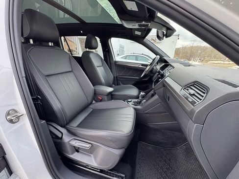 Certified 2023 Volkswagen Tiguan SE R-Line image 23