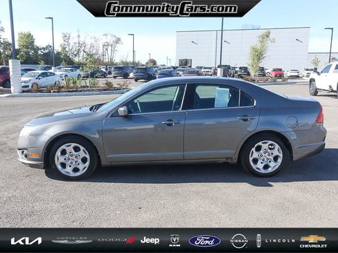 Used 2010 Ford Fusion SE image 3