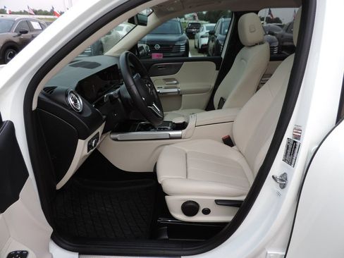 Used 2022 Mercedes-Benz GLB 250 4MATIC image 22