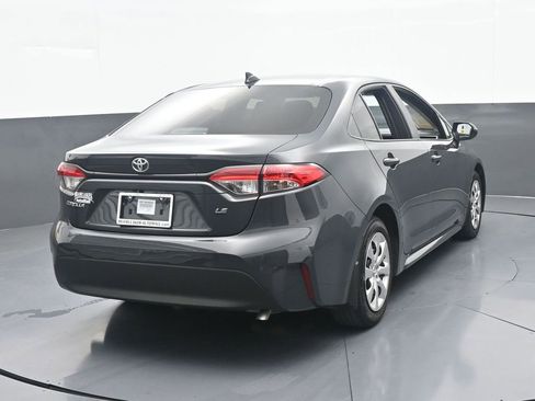 Used 2025 Toyota Corolla LE FWD image 5