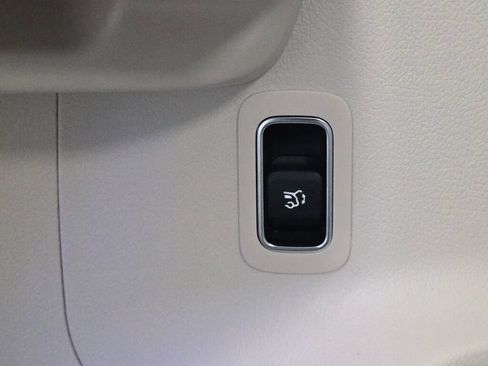 Used 2025 Mercedes-Benz GLA 250 4MATIC image 35