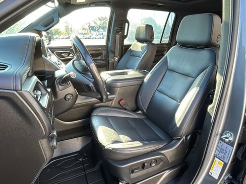 Used 2022 Chevrolet Suburban LT w/ LT Signature Package AWD/4WD image 26