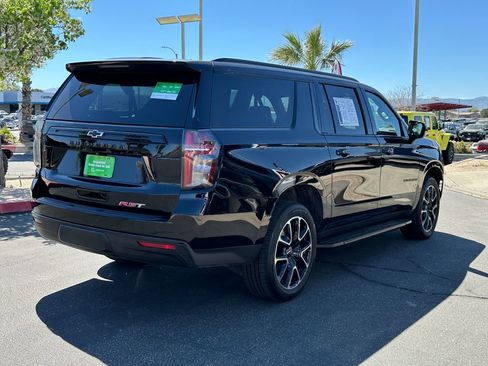 Used 2024 Chevrolet Suburban RST image 8