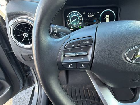 Used 2022 Hyundai Kona Limited image 19