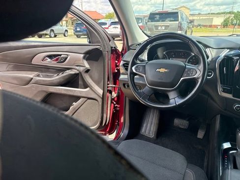 Used 2018 Chevrolet Traverse LT w/ LPO, Floor Liner Package AWD/4WD image 17