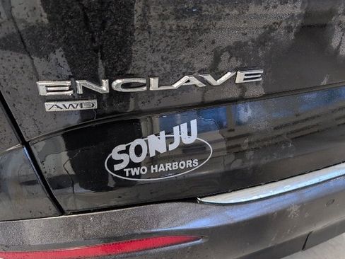 Used 2023 Buick Enclave Essence image 10