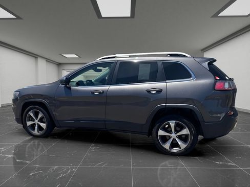 Used 2019 Jeep Cherokee Limited FWD image 8