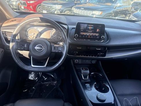 Used 2023 Nissan Rogue SV w/ SV Premium Package image 15