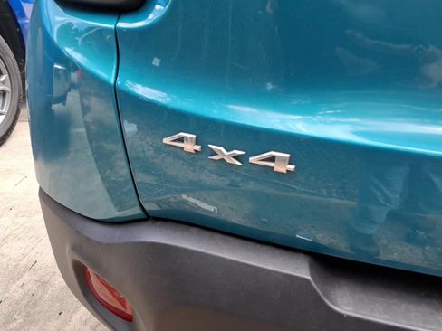 Used 2022 Jeep Renegade Latitude AWD/4WD image 7