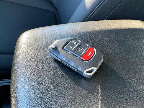 Used 2022 Jeep Gladiator Willys image 11