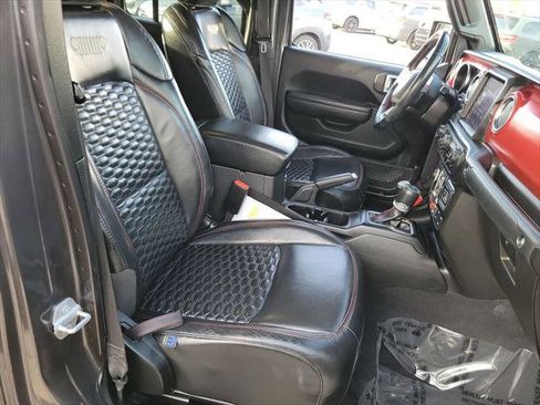 Certified 2022 Jeep Gladiator Rubicon w/ Cold Weather Group image 16