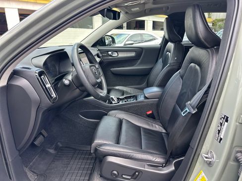 Used 2023 Volvo XC40 B5 Ultimate w/ Protection Package Premier AWD/4WD image 12