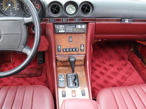 Used 1987 Mercedes-Benz 560 SL image 24