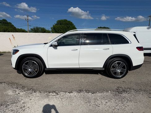 Used 2024 Mercedes-Benz GLS 450 4MATIC image 3