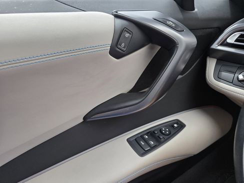 Used 2015 BMW i8 image 44